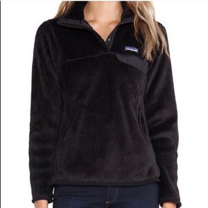 Black Patagonia snap fleece